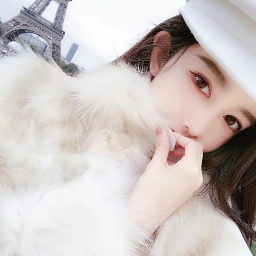 远嫁女儿回家过年给母亲一个惊喜 母亲悄悄抹泪