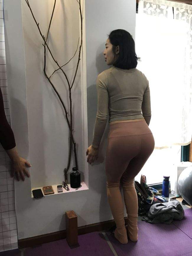 输球原因找到了？郑钦文称带伤参赛，曾同团队讨论过退出澳网