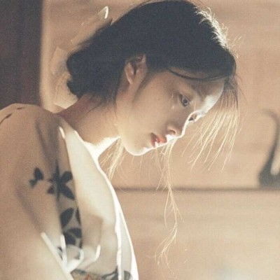 一面“手机墙”帮一人抢票、犯罪团伙分工明确揭开网络“黄牛”开挂秘笈