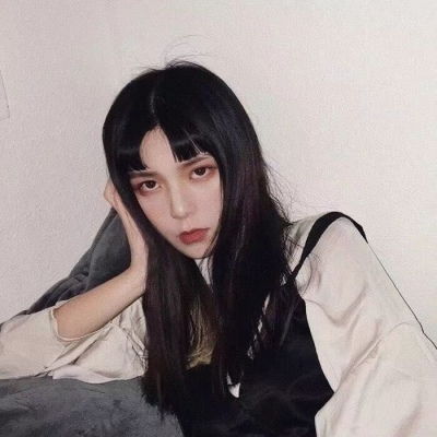 疫情下的生活，陷入思的老人家【图片】