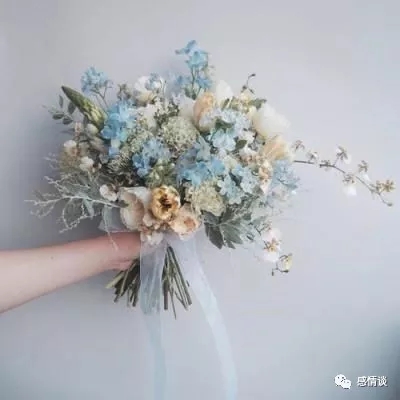 2025“摩托大军”踏上返乡路 变迁中的春运记忆